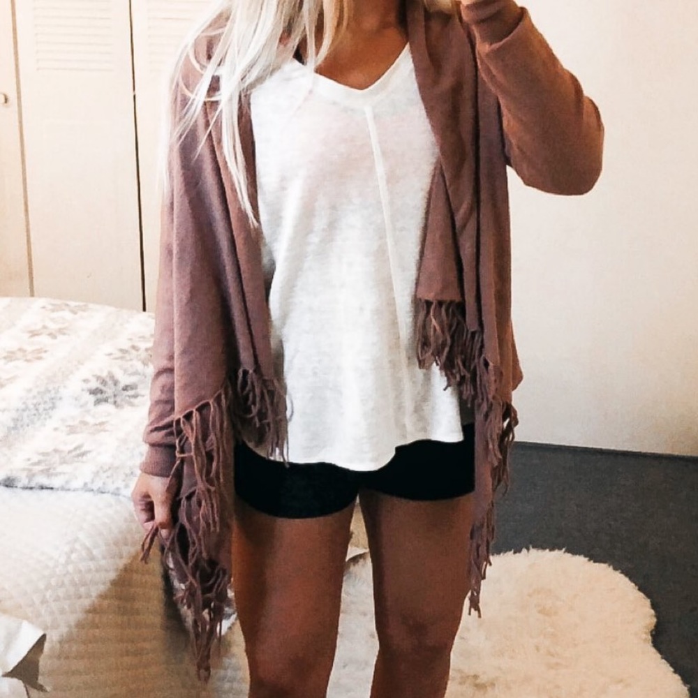 Impressions boutique fringe cardigan🤍
